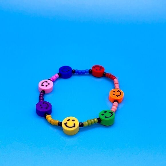 NWT Y2K Bracelets Rainbow Stretchy Beaded Bracelet - Picture 3 of 3